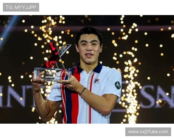 全球总决赛巅峰对决各大战队鏖战正酣新王即将诞生震撼全场 全球总决赛巅峰对决各大战队鏖战正酣新王即将诞生震撼全场