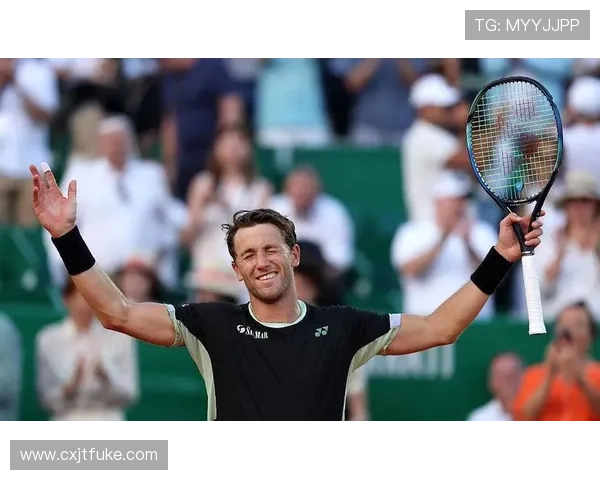 德约科维奇豪取赛季第七冠再创纪录年轻新星崛起网坛格局或将重塑 德约科维奇豪取赛季第七冠再创纪录年轻新星崛起网坛格局或将重塑