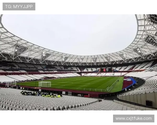 西汉姆联队主场再显强势新援表现惊艳助球队稳居英超积分榜前列 西汉姆联队主场再显强势新援表现惊艳助球队稳居英超积分榜前列