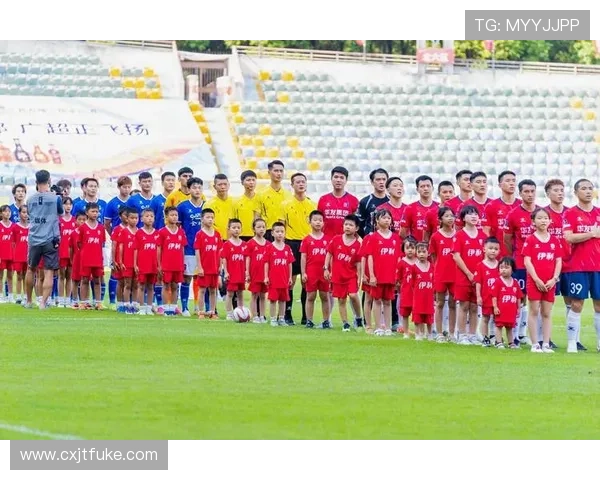 国家队主场逆转劲旅成功晋级四强掀起全民体育激情热潮盛况再现场