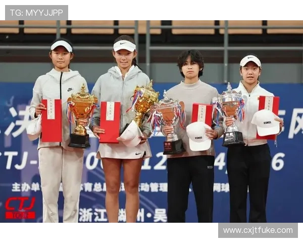 网球赛季精彩回顾 新星崛起 经典对决激烈争夺世界排名荣耀